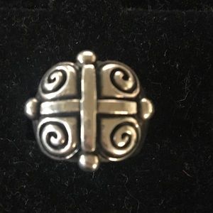 Sterling silver ring Stamped 925. Size 6.